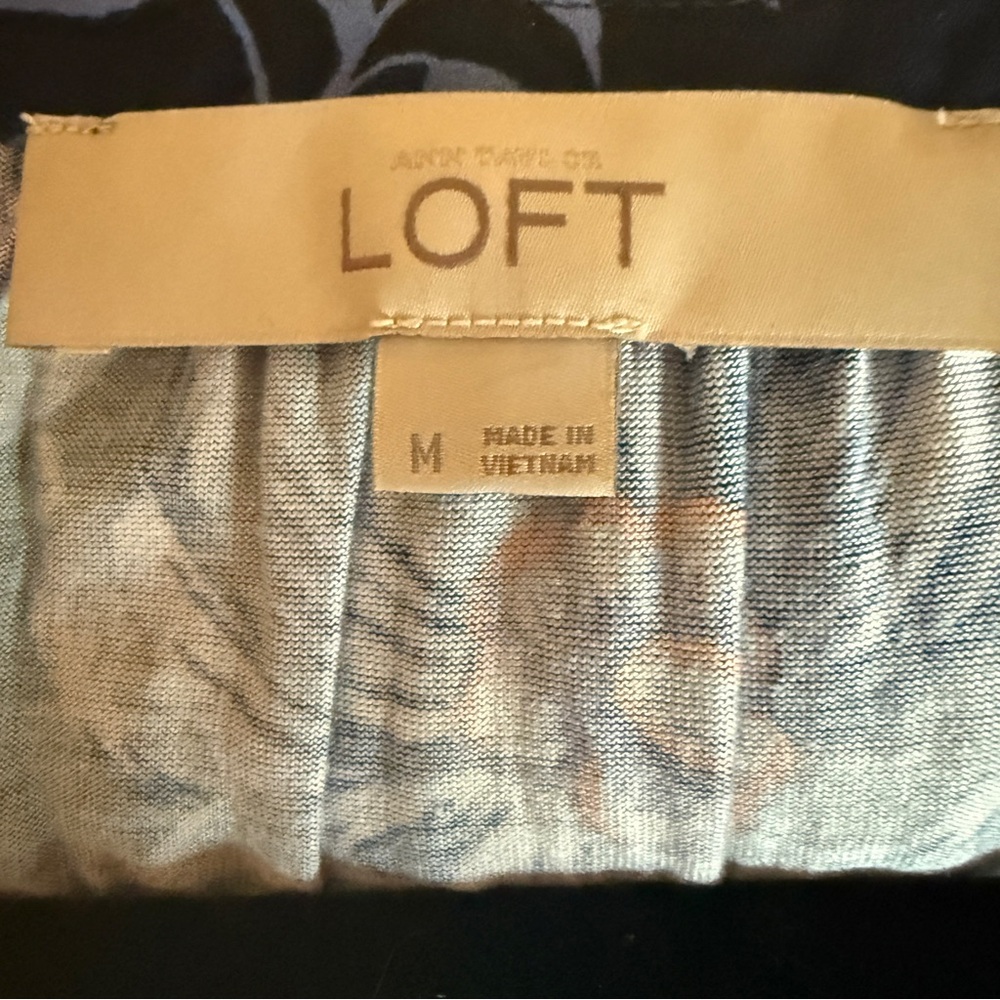 LOFT Blue Floral Sleeveless Blouse - Picture 4 of 4